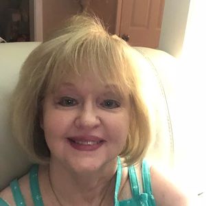 Meet your Posher, Joani